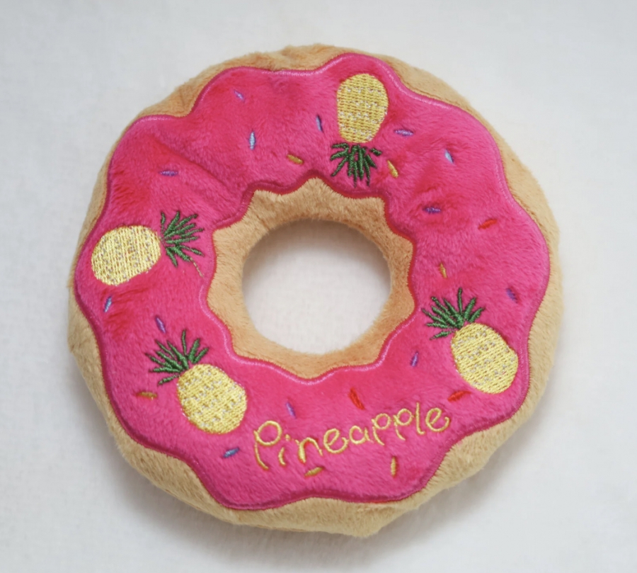 Twee soorten pluche donuts nieuw