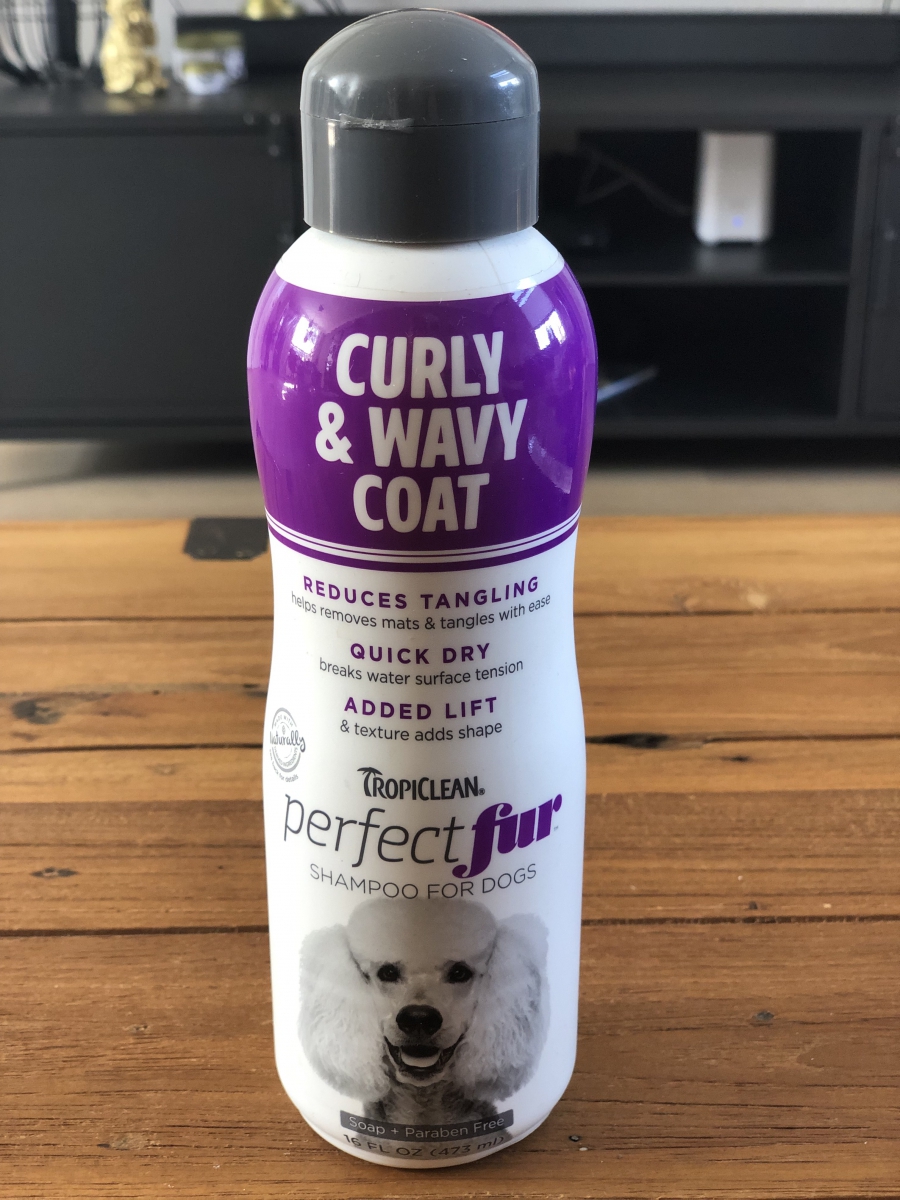 Tropiclean Honden shampoo voor krullende en golvende vacht. 